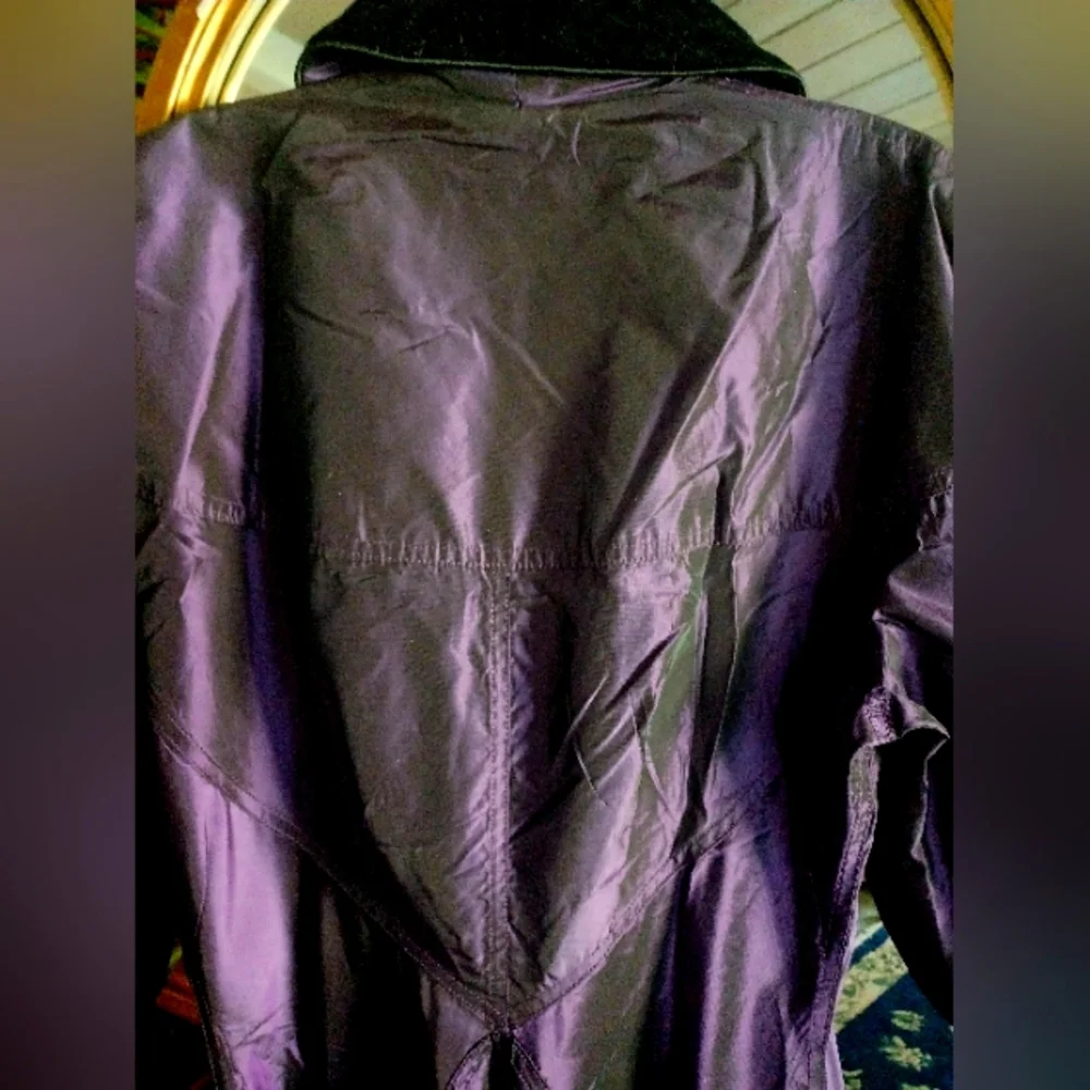 Vintage  1980s Coat, by FOXY LADY . Size 9/10, Purple iridescent Taffeta - Picture 3 of 4